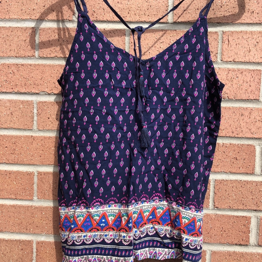 PRINT SUMMER TOP WITH STRAPS AND TASSEL DETAILS